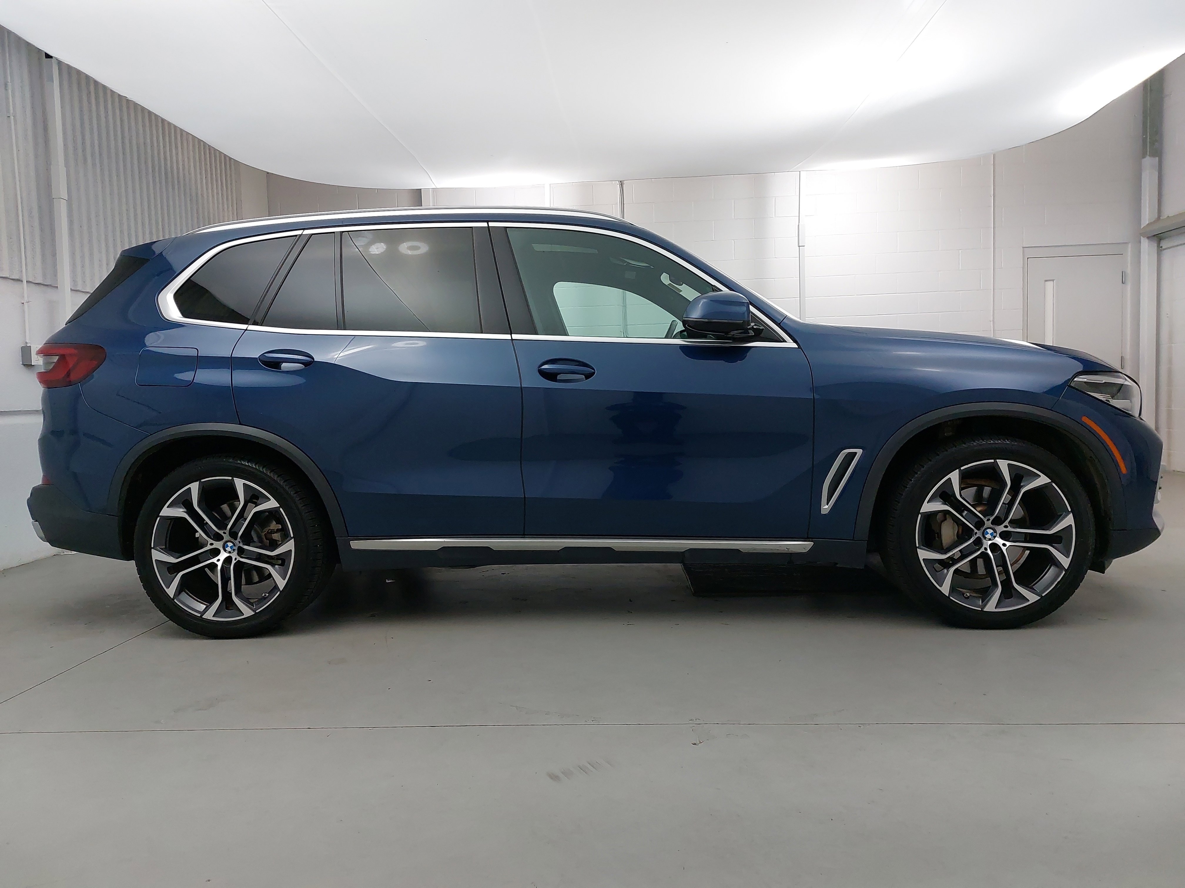 Used 2022 BMW X5 xDrive40i w/ Premium Package image 8