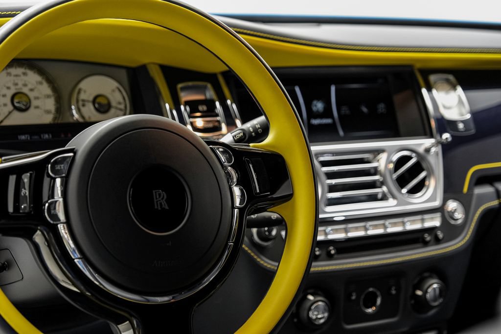 Used 2021 Rolls-Royce Dawn RWD image 18
