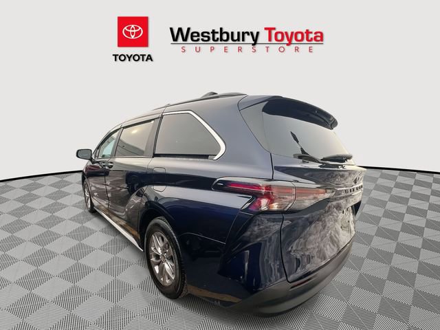 Certified 2025 Toyota Sienna LE w/ LE Plus Package AWD/4WD image 6