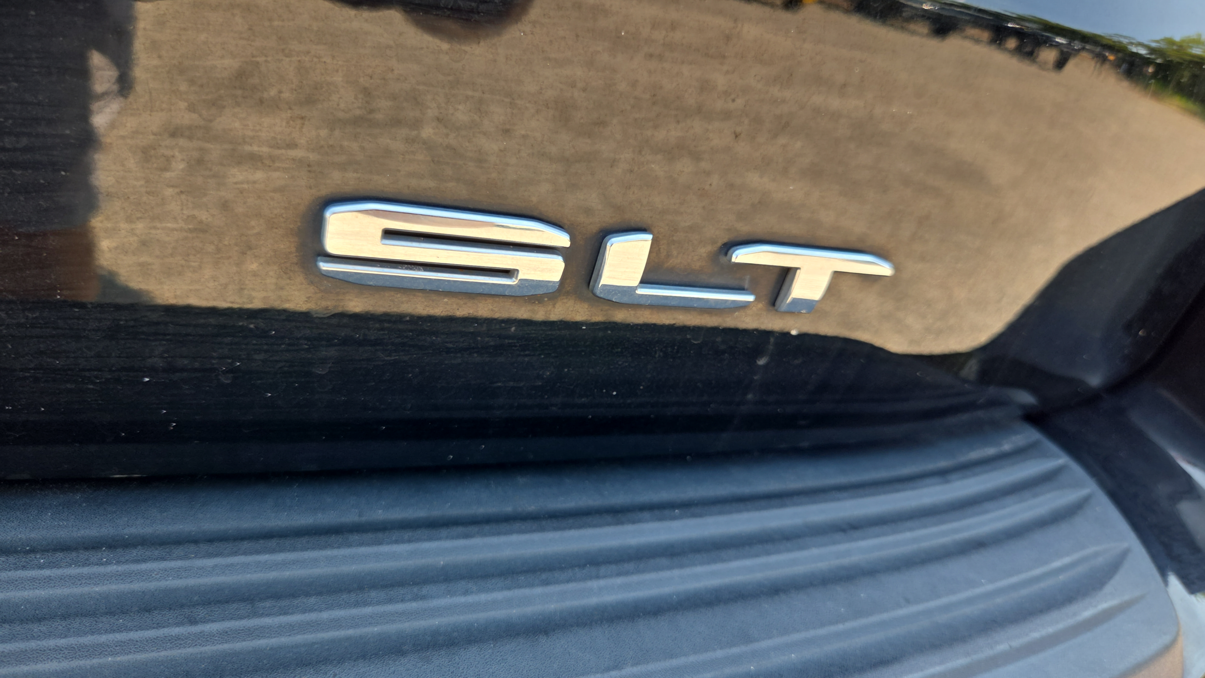 Used 2021 GMC Yukon SLT w/ Rear Media and Nav Package AWD/4WD image 34