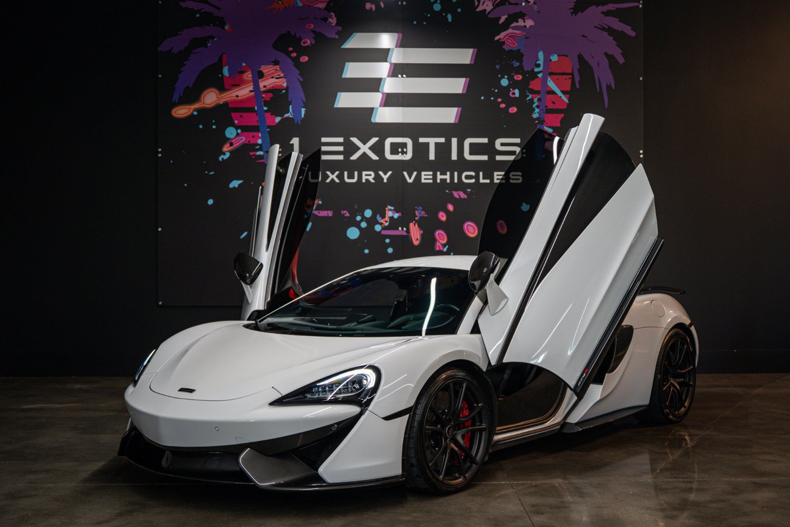 Used 2017 McLaren 570S Coupe RWD image 3