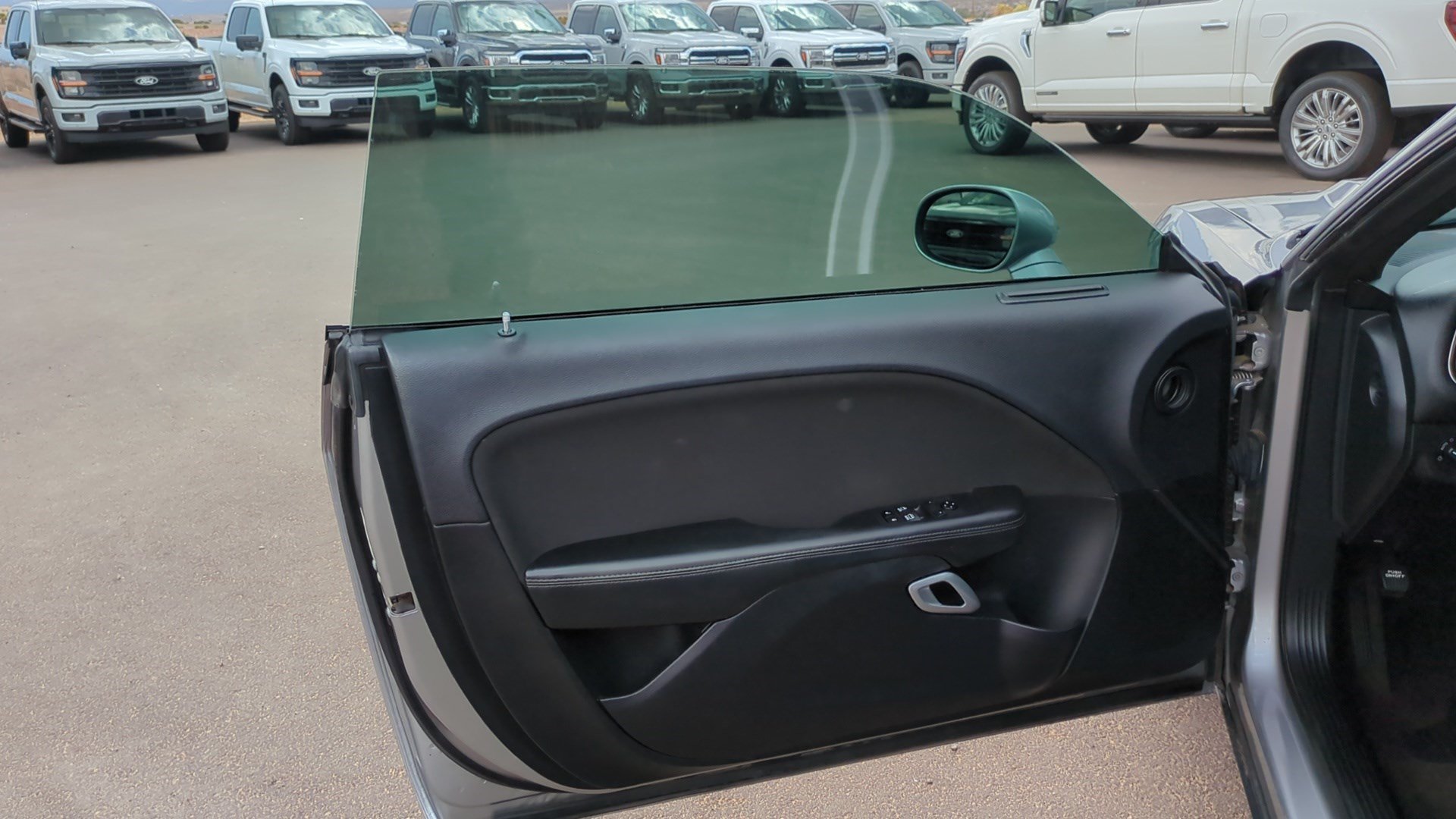 Used 2016 Dodge Challenger SXT RWD image 11