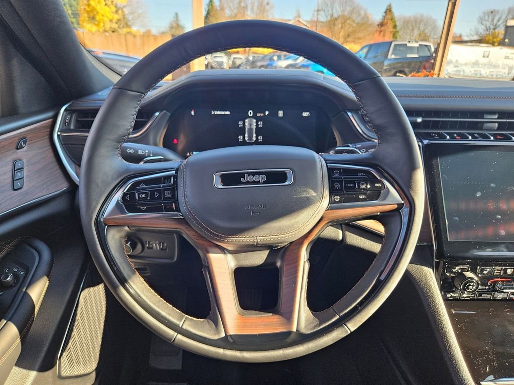 New 2025 Jeep Grand Cherokee Summit w/ Obsidian Package image 23