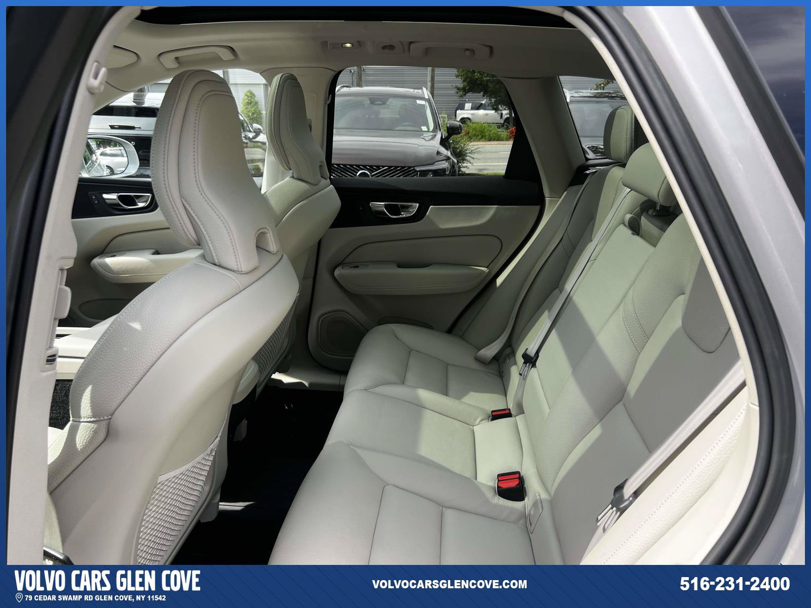 Used 2022 Volvo XC60 B5 Momentum w/ Climate Package AWD/4WD image 9