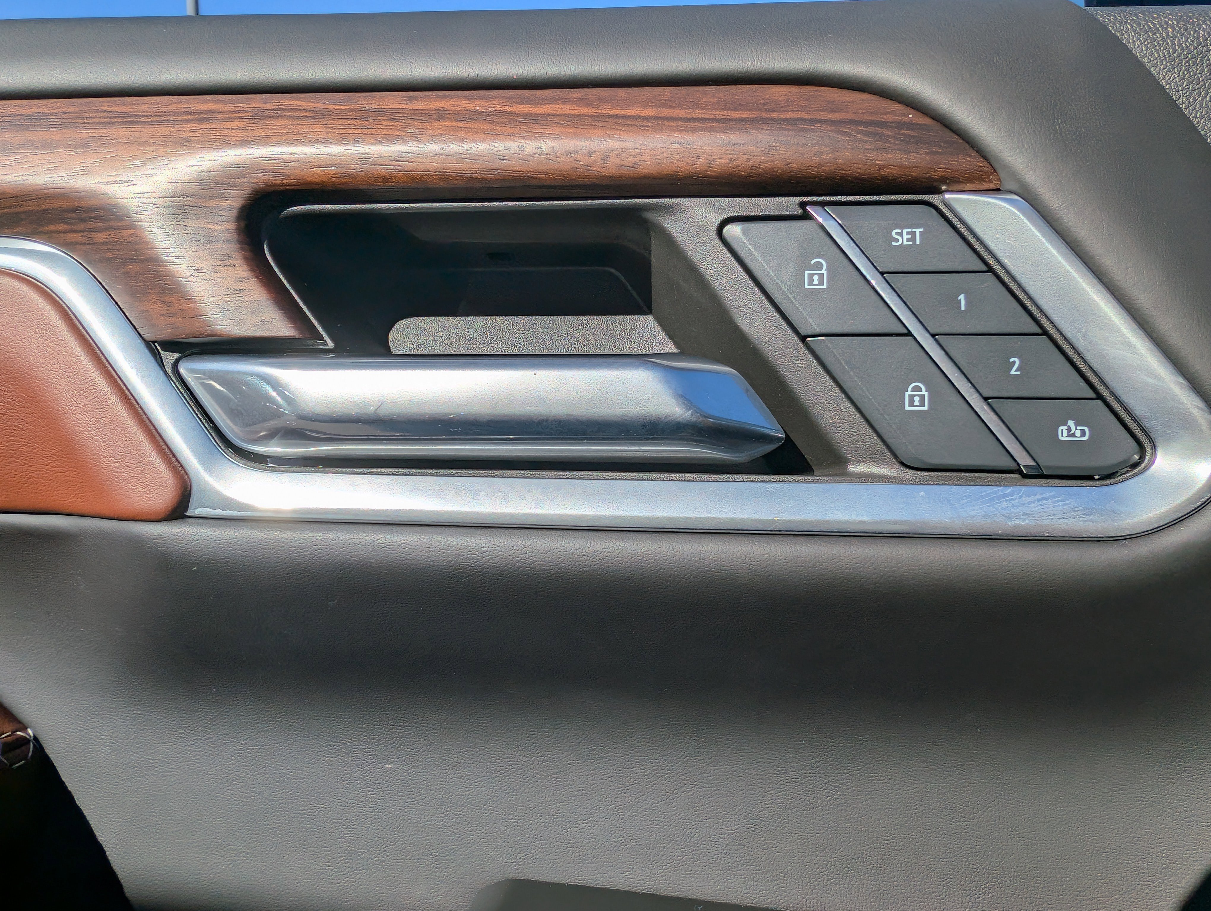 Used 2024 GMC Sierra 2500 Denali Ultimate w/ Max Trailering Package image 19