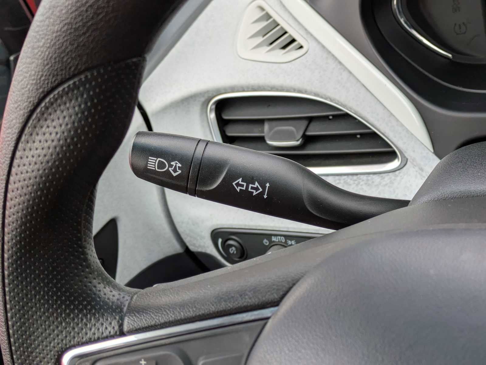 Used 2020 Chevrolet Bolt LT image 26