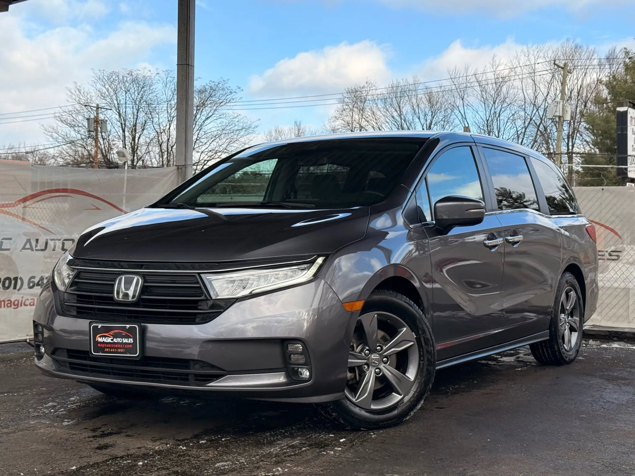 Used 2024 Honda Odyssey EX image 1