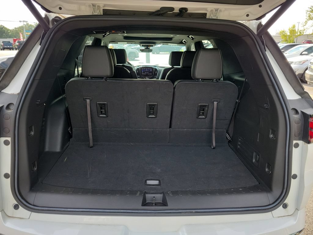Used 2023 Chevrolet Traverse Premier FWD image 12
