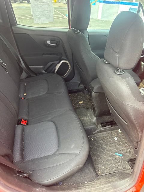 Used 2016 Jeep Renegade Latitude FWD image 61