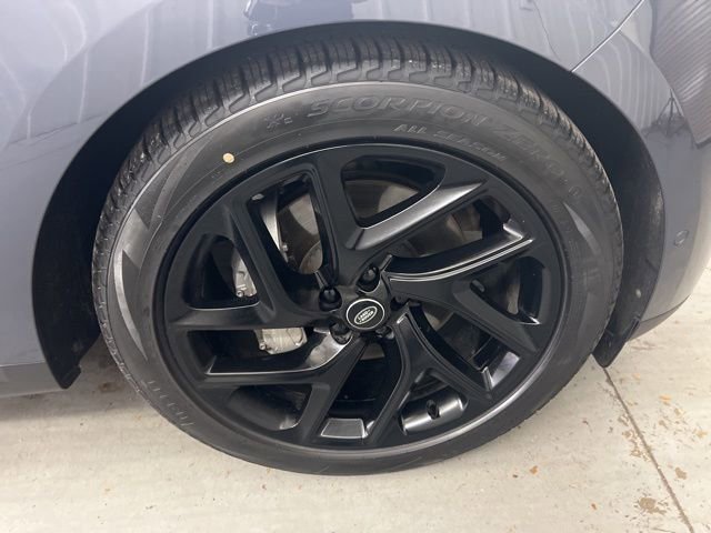 Used 2025 Land Rover Range Rover Sport SE image 24