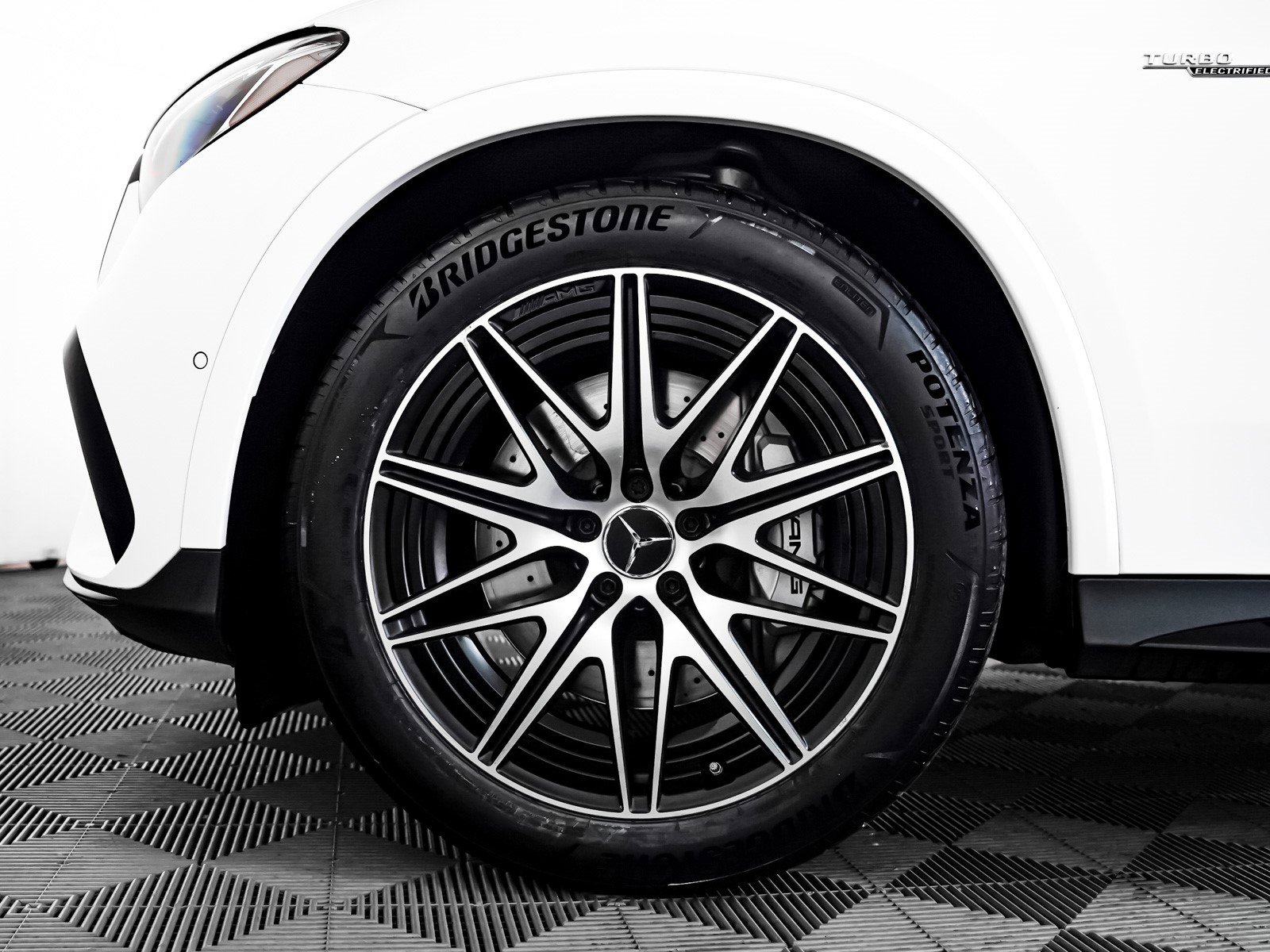 Certified 2025 Mercedes-Benz GLC 43 AMG 4MATIC image 6