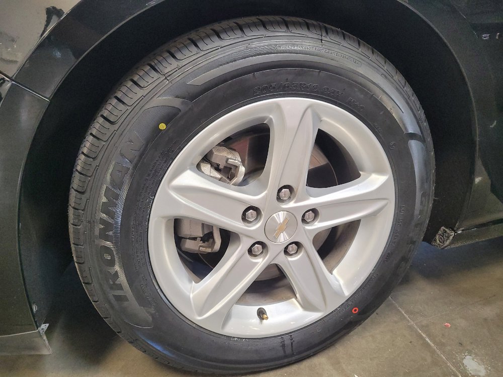 Used 2025 Chevrolet Malibu LS w/ Driver Confidence Package FWD image 31