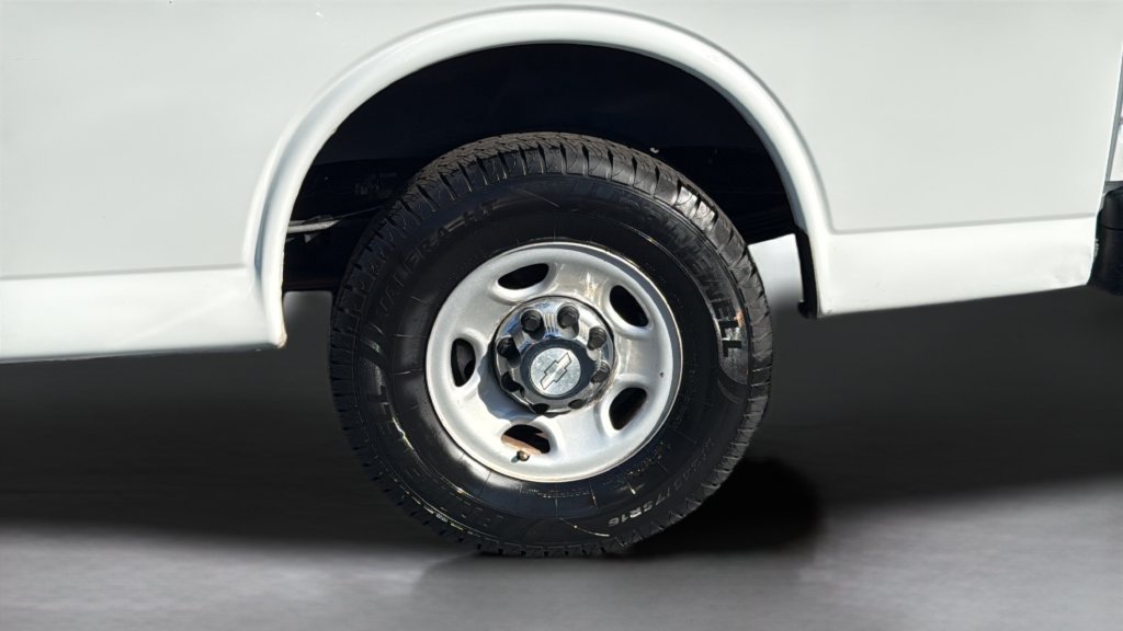 Used 2019 Chevrolet Express 3500 LT w/ LT Preferred Equipment Group RWD image 16