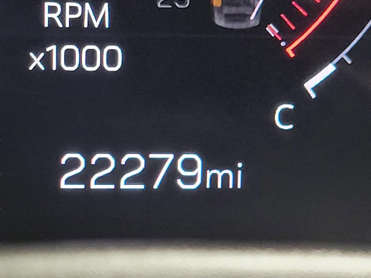 Certified 2025 GMC Yukon XL Denali image 3