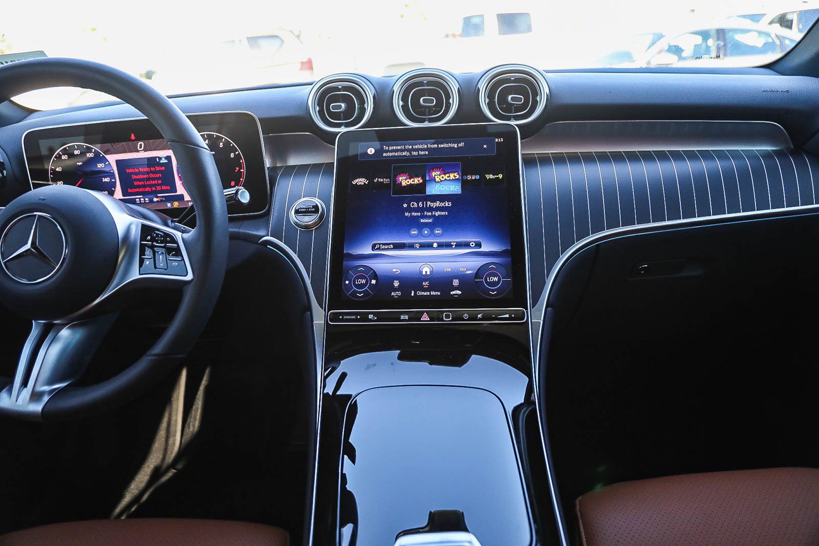 Used 2025 Mercedes-Benz GLC 300 4MATIC image 13