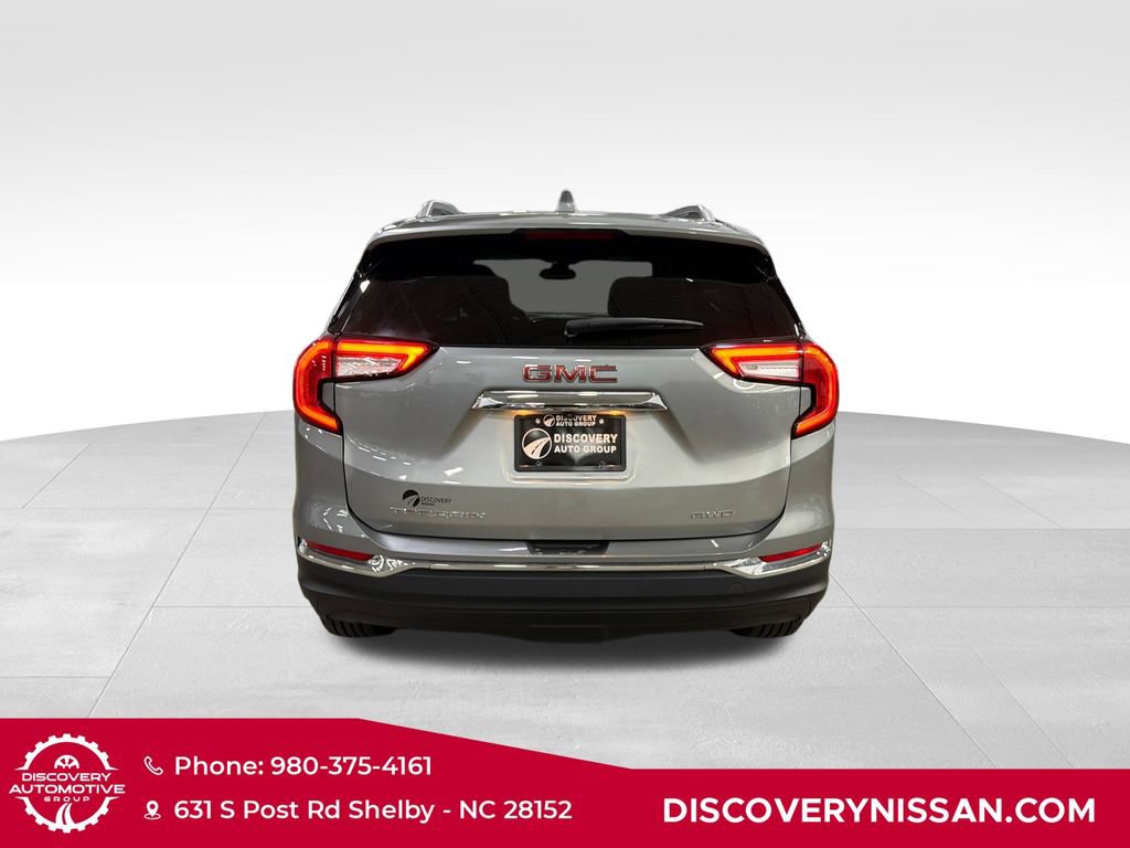 Used 2024 GMC Terrain SLT AWD/4WD image 7