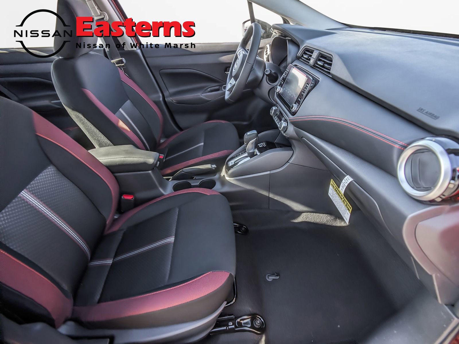 New 2025 Nissan Versa SR w/ Trunk Package image 24