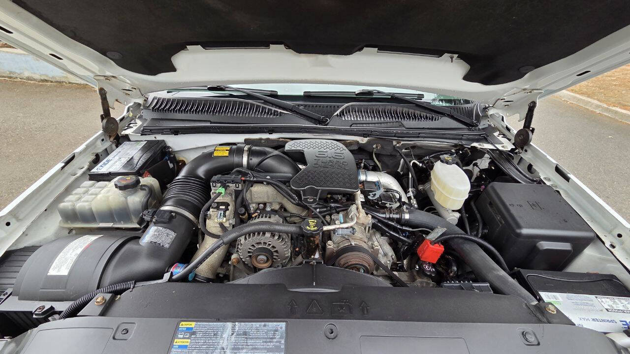 Used 2006 Chevrolet Silverado 3500 LT w/ Heavy-Duty Power Package RWD image 17