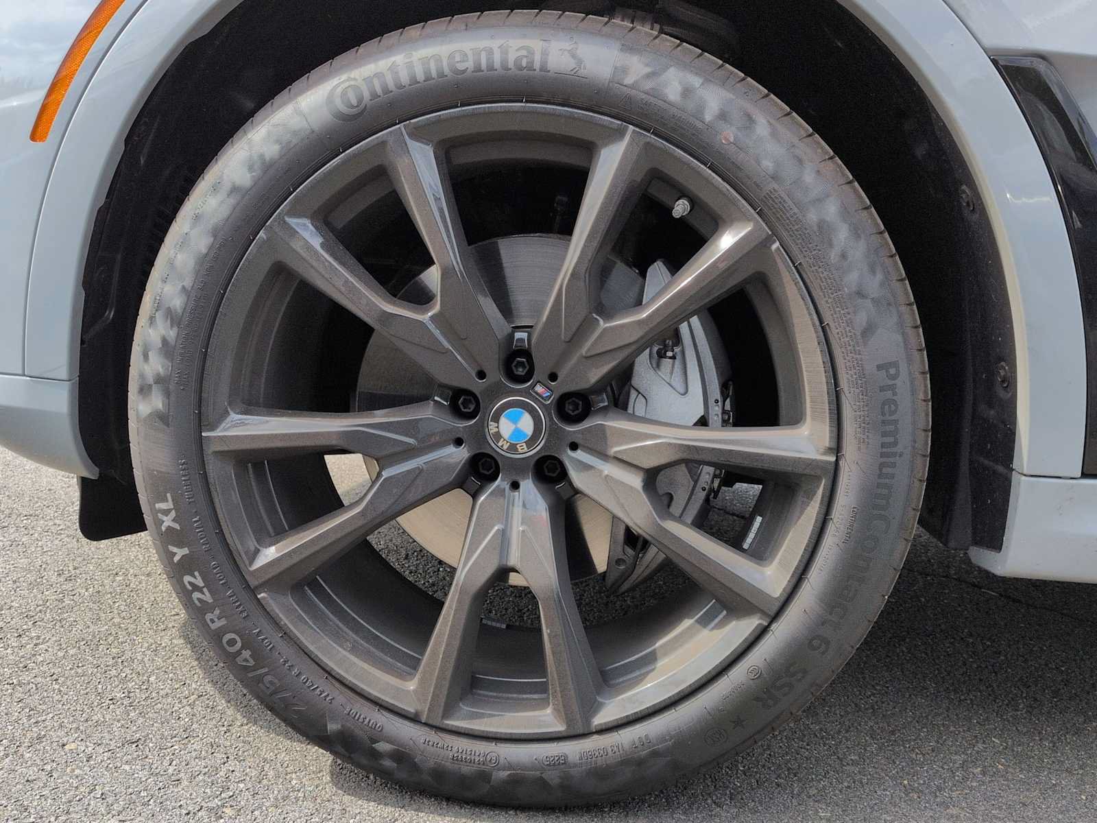 Used 2026 BMW X7 xDrive40i w/ M Sport Package AWD/4WD image 14