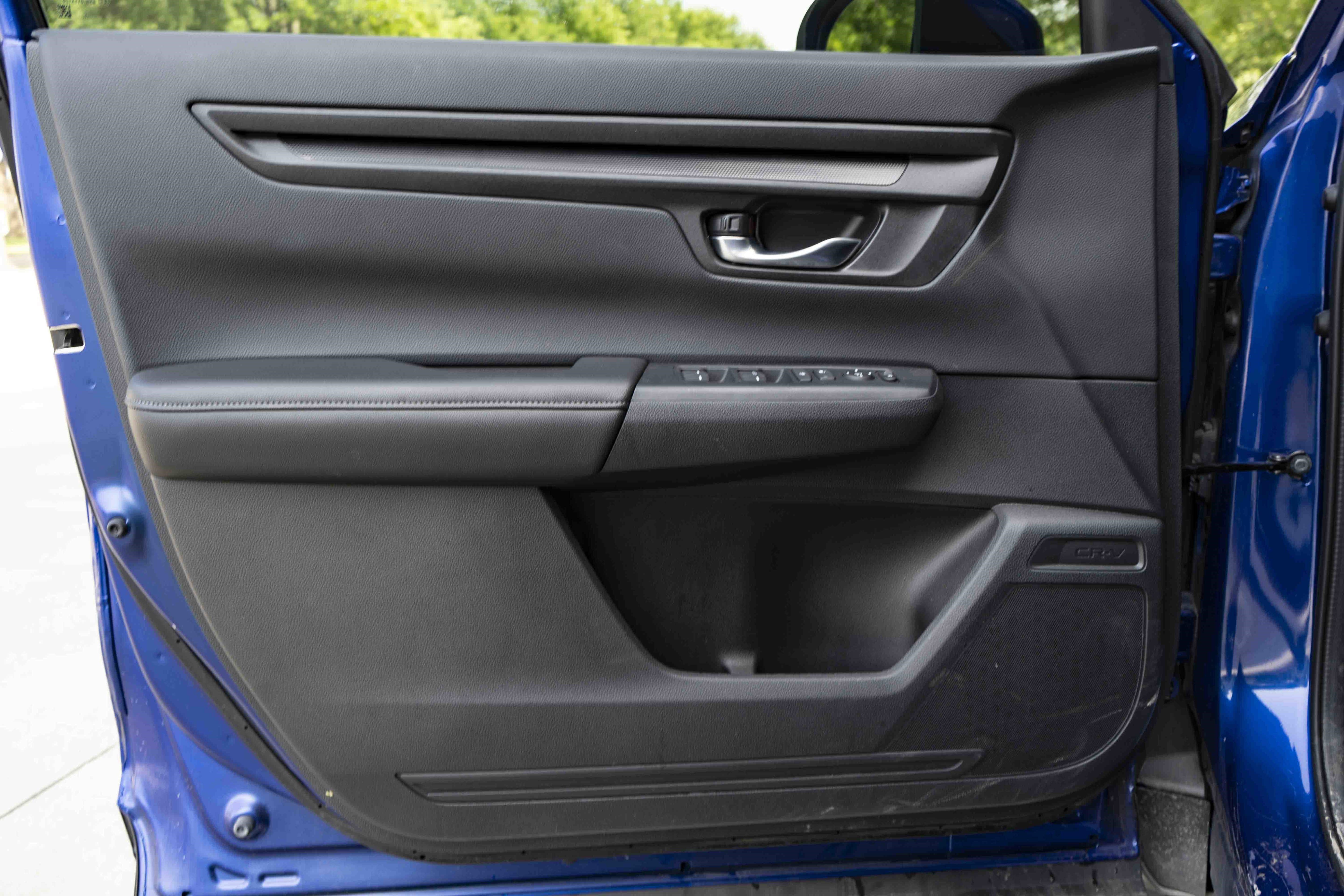 Used 2025 Honda CR-V LX image 33