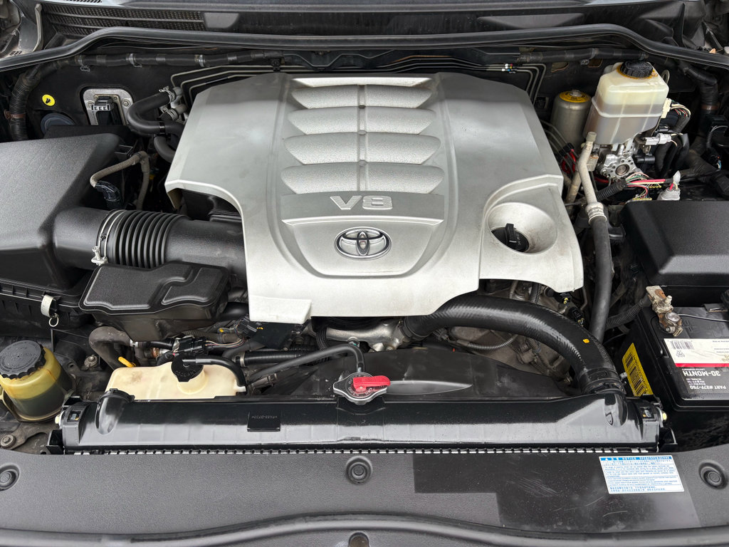 Used 2015 Toyota Land Cruiser AWD/4WD image 35