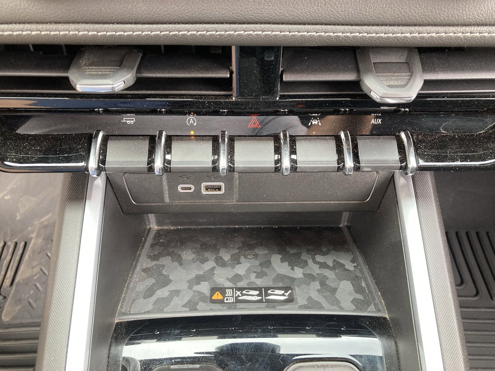 Used 2024 Chevrolet Colorado LT w/ LT Convenience Package II image 26