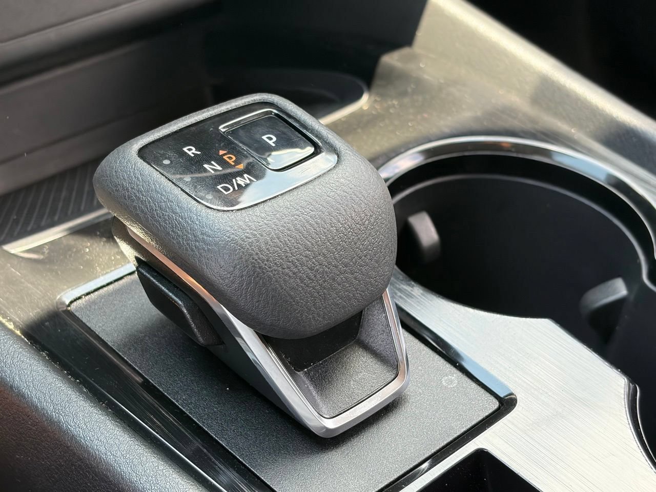Used 2024 Nissan Rogue S AWD/4WD image 7