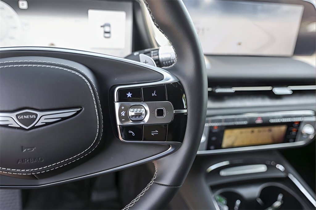 Used 2025 Genesis G90 3.5T image 13
