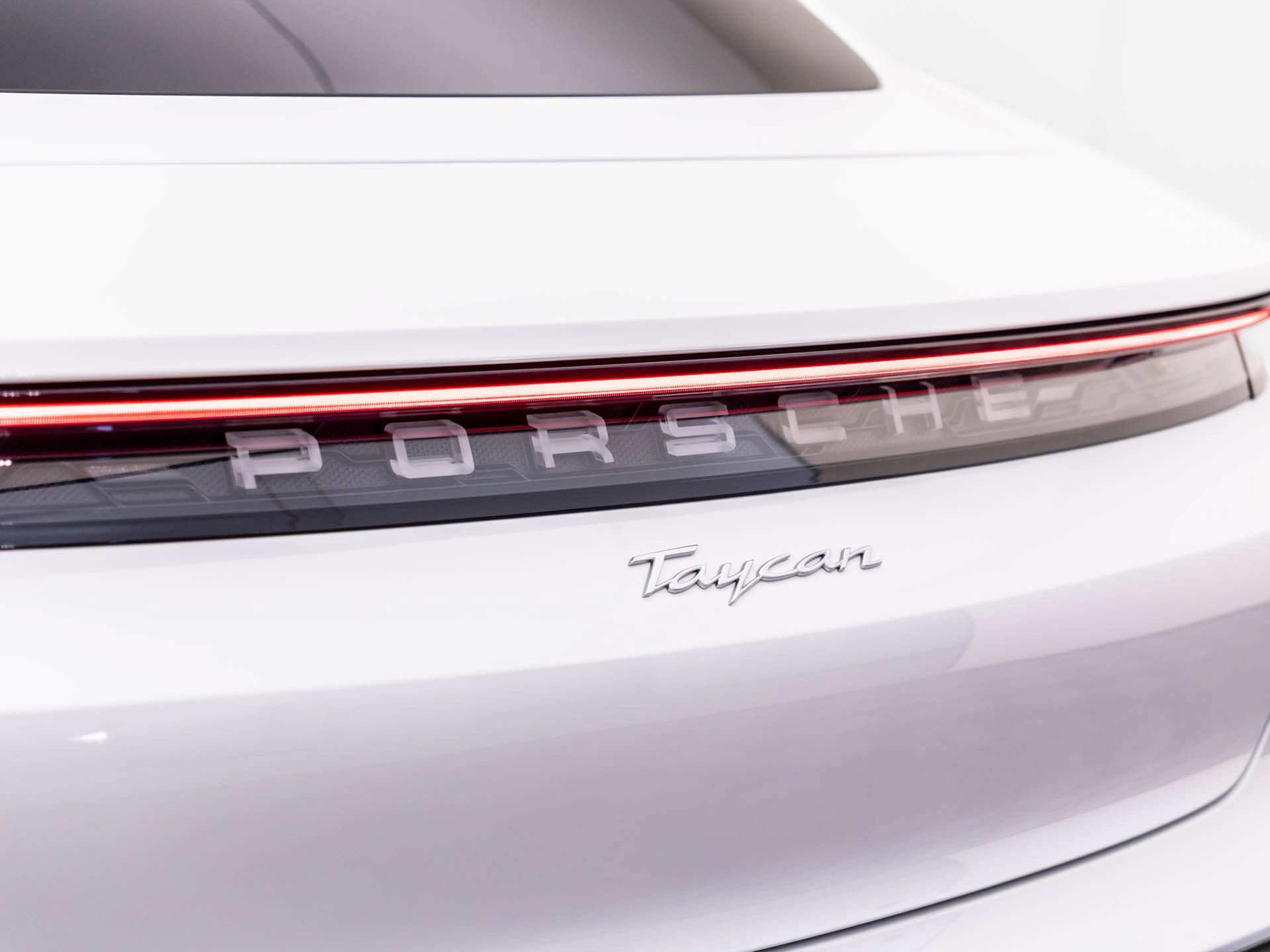 Used 2023 Porsche Taycan RWD image 40