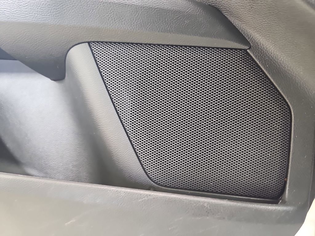 Used 2015 Ford Fusion SE FWD image 33