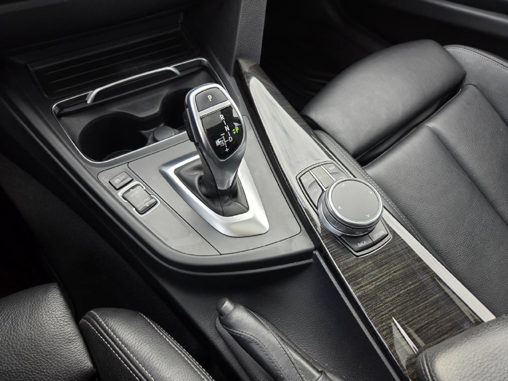 Used 2018 BMW 330i Sedan RWD image 27