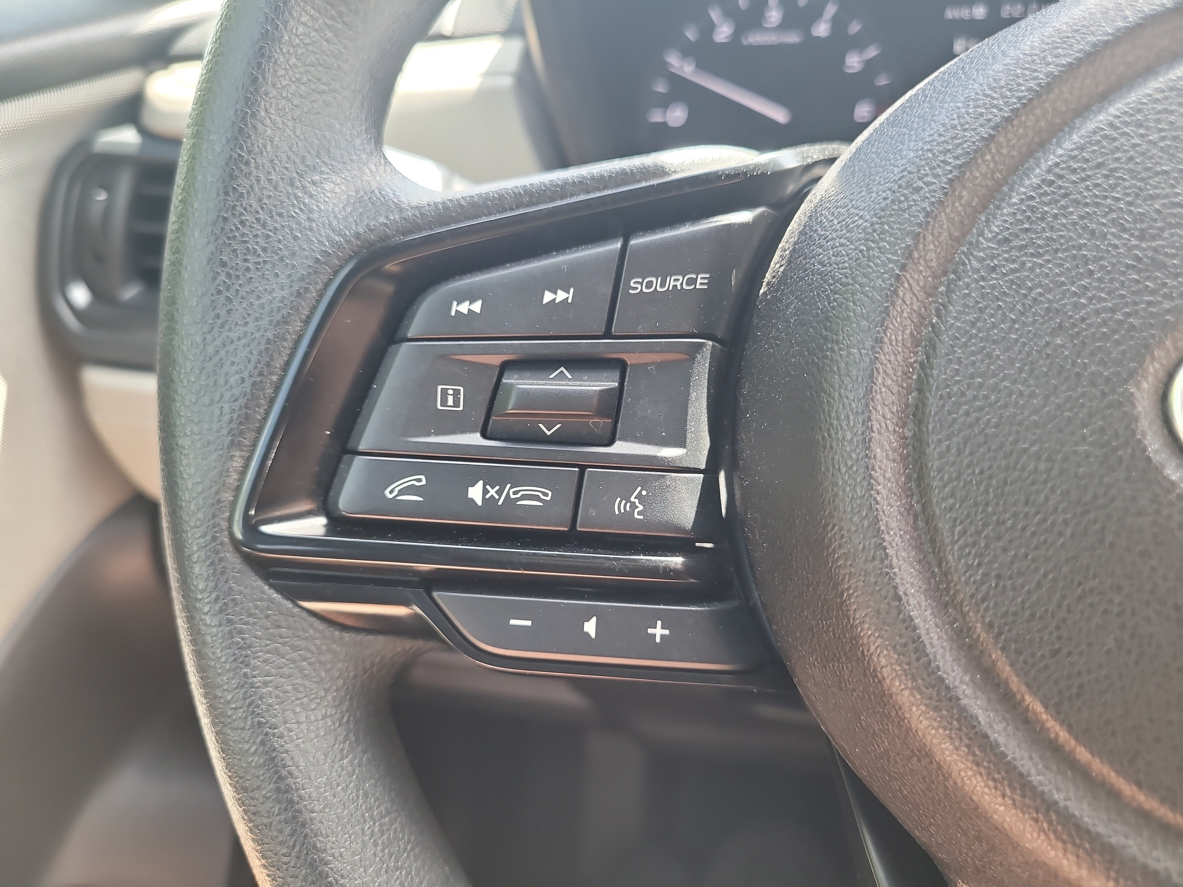 Used 2025 Subaru Forester AWD/4WD image 32