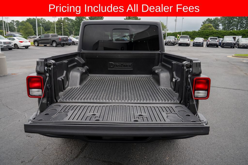 Used 2023 Jeep Gladiator Overland AWD/4WD image 5
