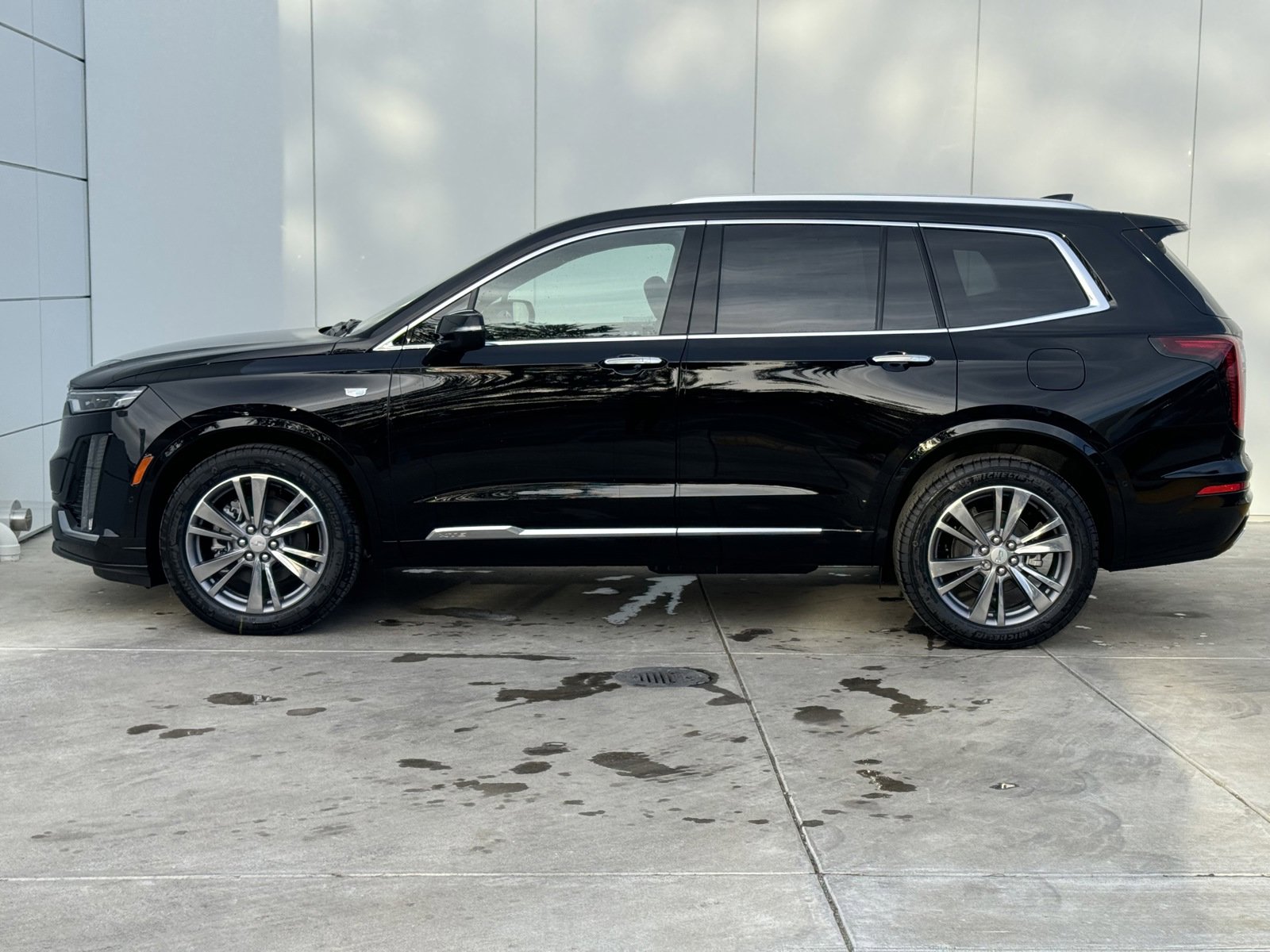 New 2025 Cadillac XT6 Premium Luxury w/ Technology Package image 5