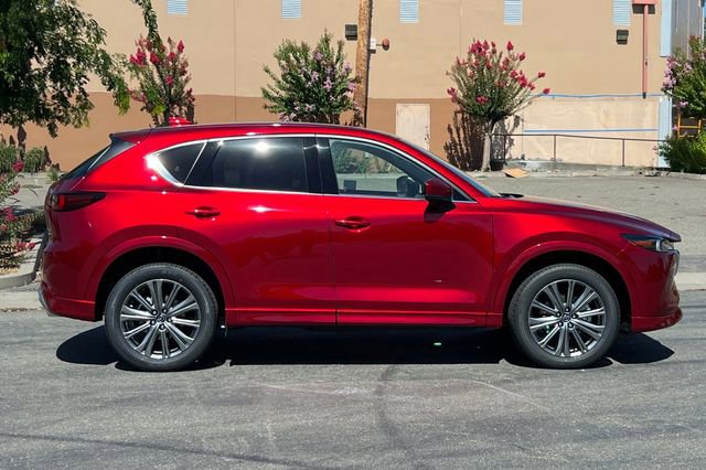 New 2025 MAZDA CX-5 Signature image 3