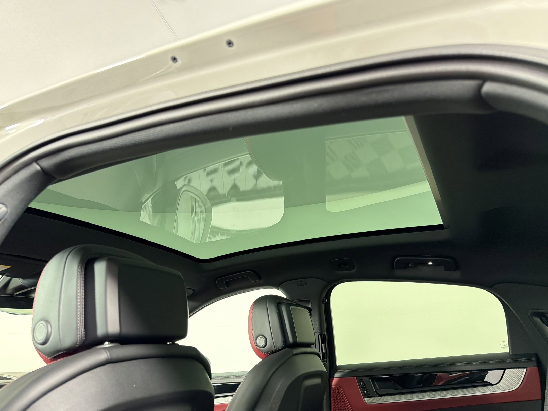 New 2026 Porsche Cayenne Coupe AWD/4WD image 19