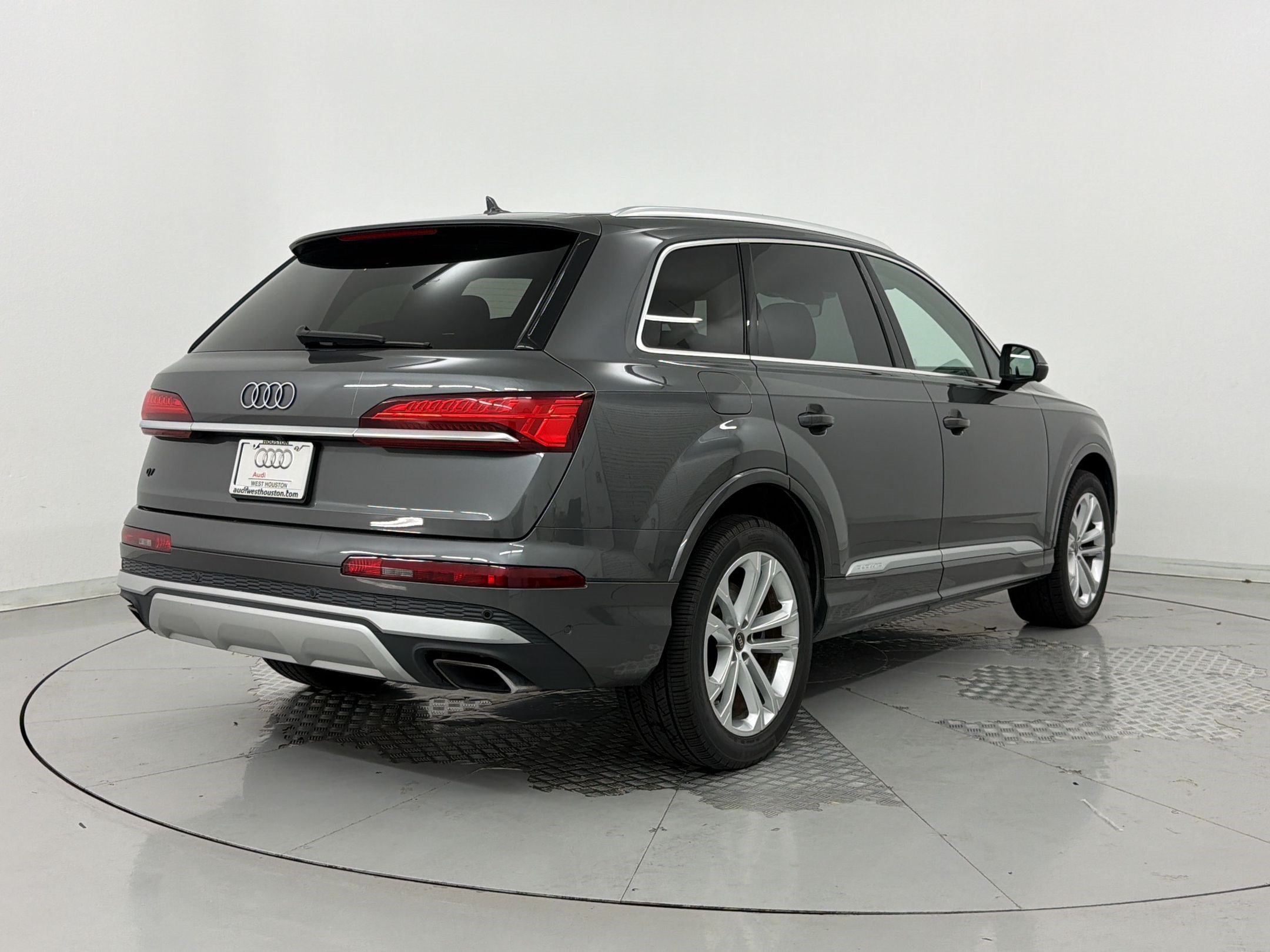 Used 2025 Audi Q7 3.0T Premium Plus AWD/4WD image 9