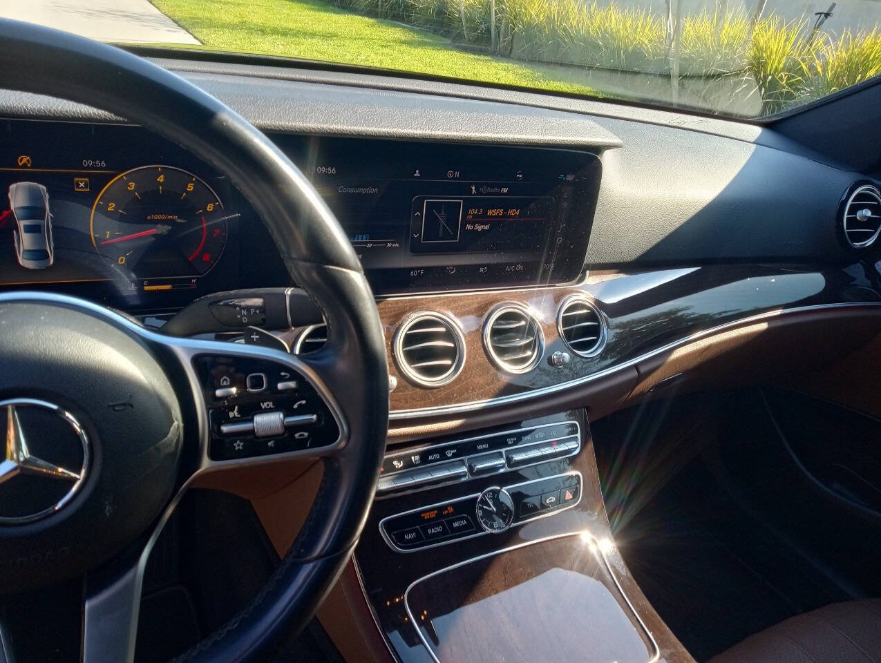 Used 2020 Mercedes-Benz E 350 Sedan image 14