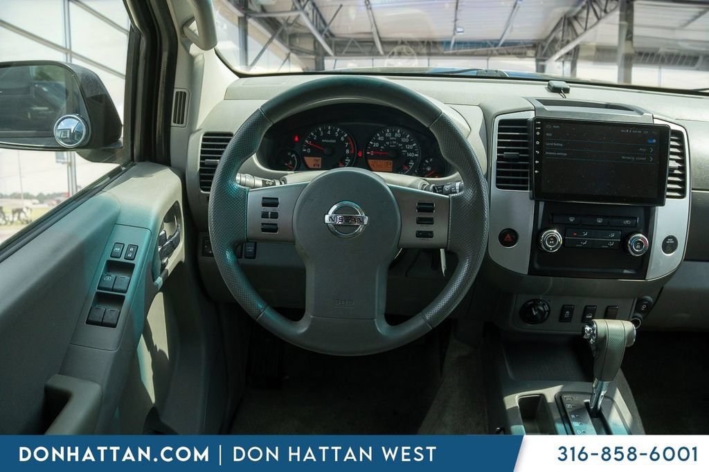 Used 2012 Nissan Frontier SV w/ SV Premium Utility Pkg AWD/4WD image 5