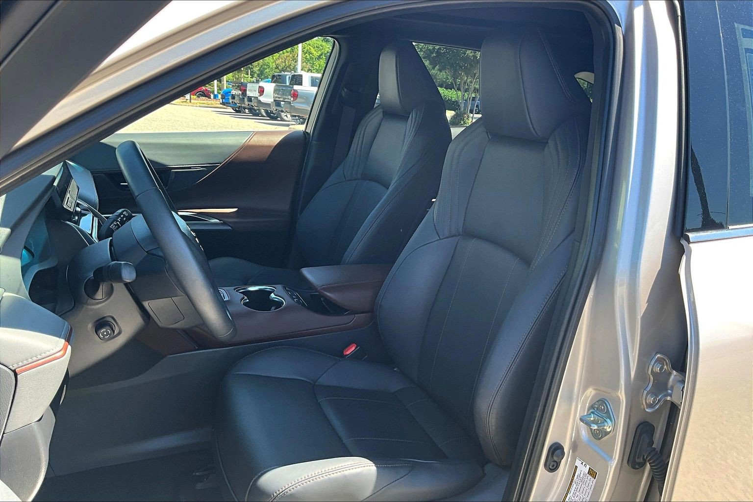 Used 2024 Toyota Venza Limited AWD/4WD image 27