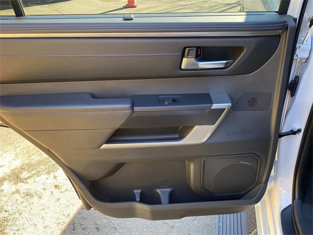 Used 2025 Toyota Sequoia Platinum image 11