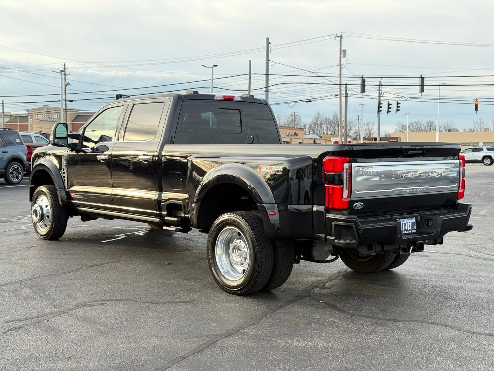 Used 2023 Ford F450 Limited w/ FX4 Off-Road Package image 5