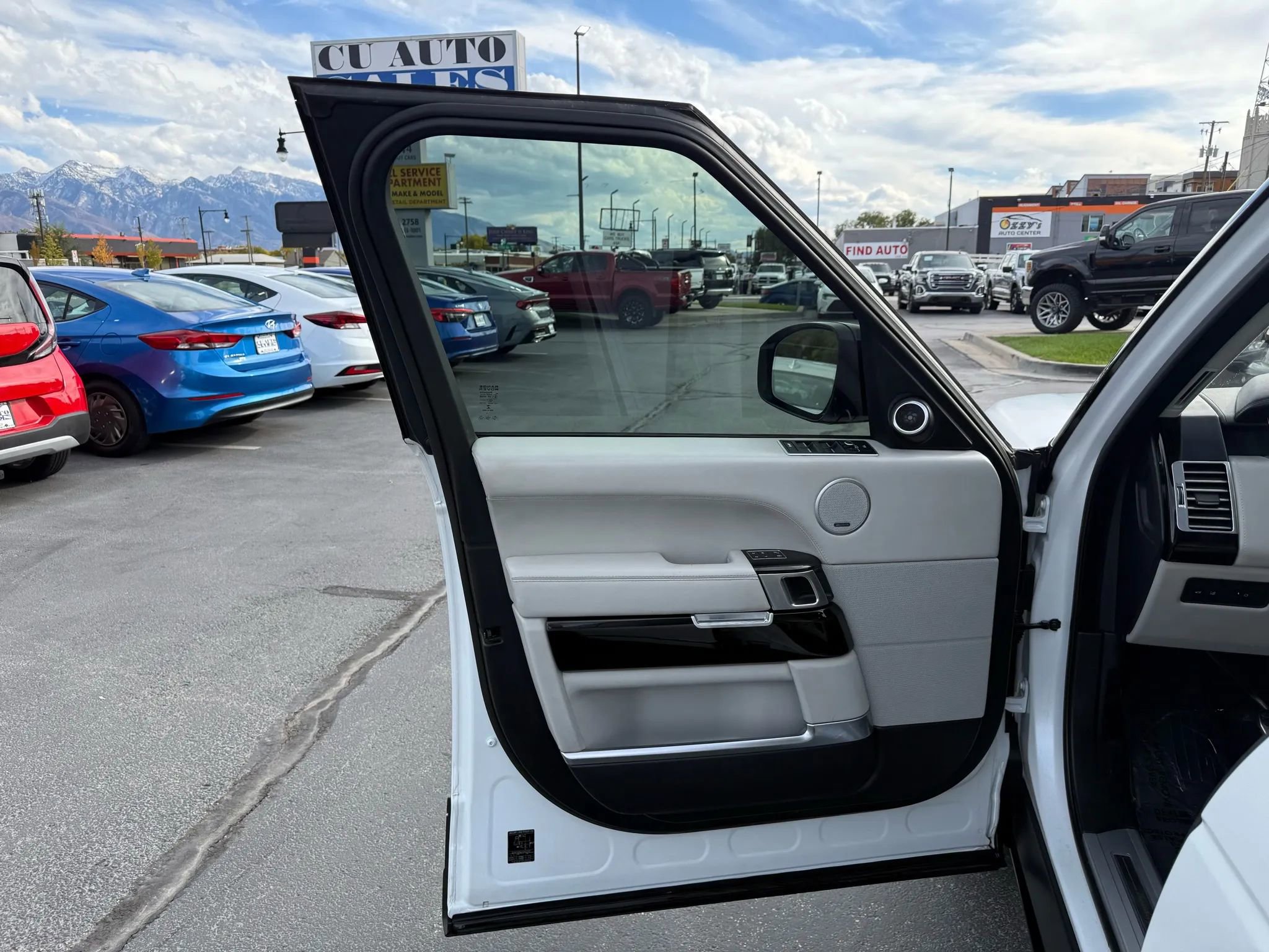 Used 2017 Land Rover Range Rover Long Wheelbase Autobiography image 22