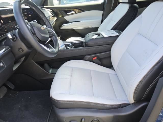 Used 2025 Chevrolet Traverse High Country AWD/4WD image 4