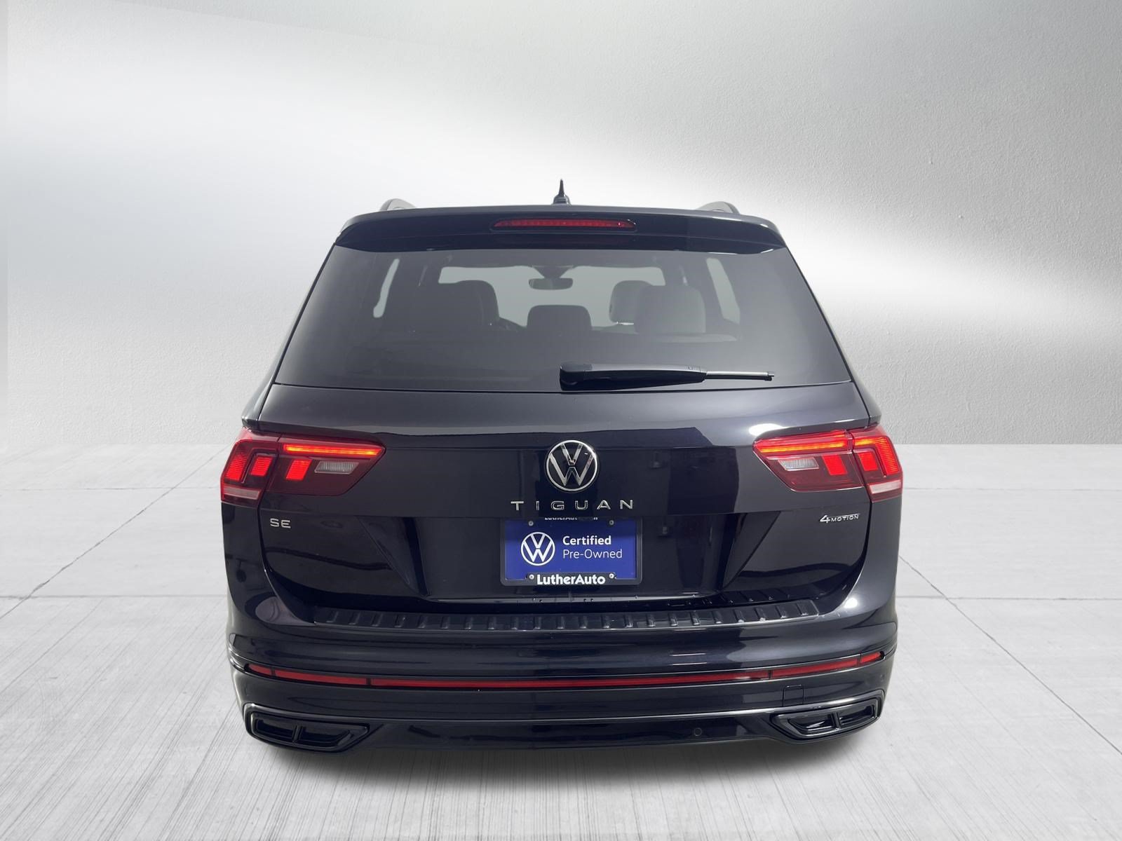 Used 2023 Volkswagen Tiguan SE R-Line AWD/4WD image 6