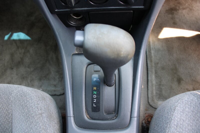 Used 2000 Toyota Camry LE FWD image 8