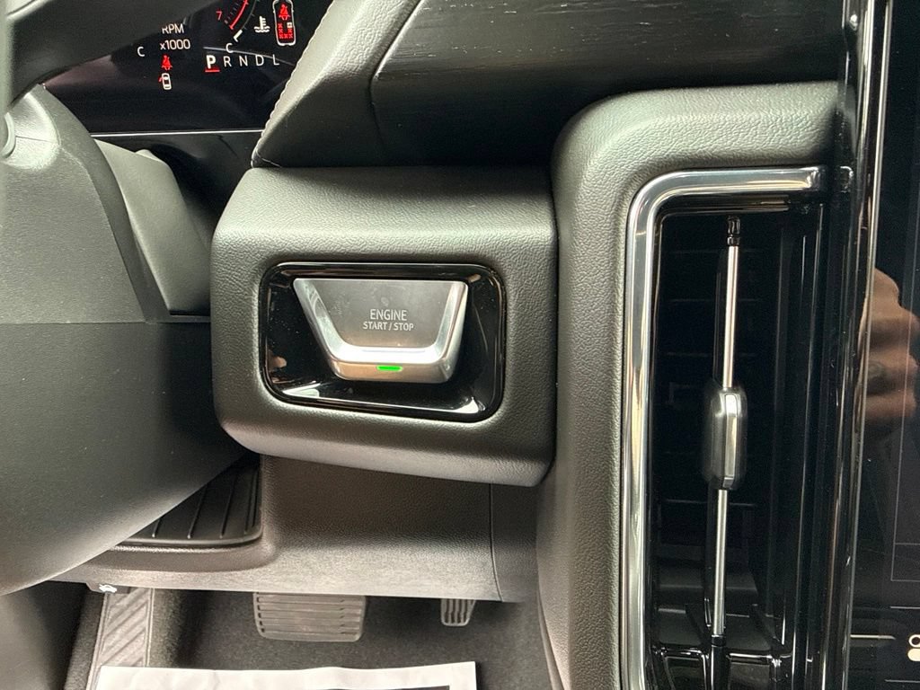 Used 2026 GMC Yukon XL Denali w/ Advanced Technology Package AWD/4WD image 40