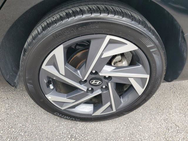 Certified 2025 Hyundai Elantra Sport FWD image 9