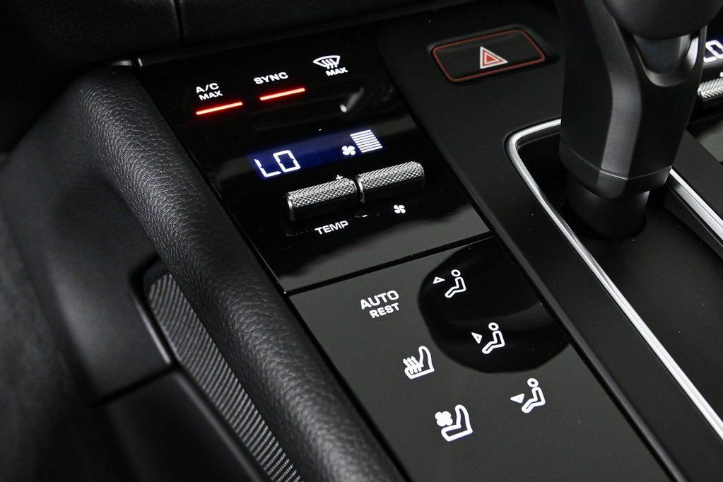 Certified 2026 Porsche Macan AWD/4WD image 17