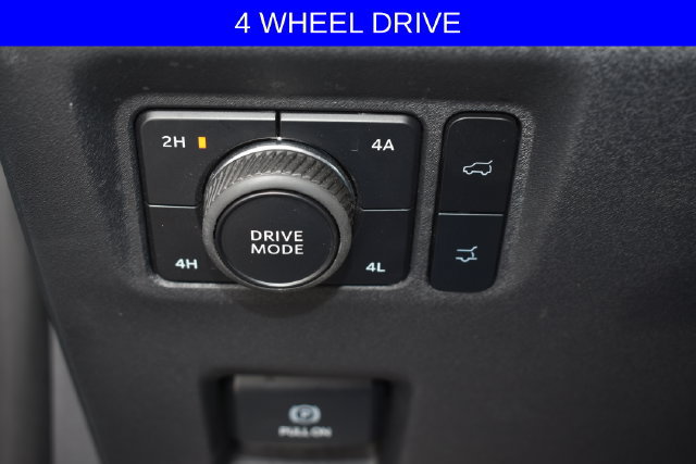 Used 2025 Ford Expedition Max Active AWD/4WD image 4